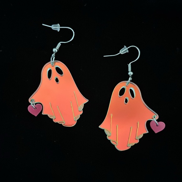 Ghost with a Little Heart Earrings - Picture 4 of 7